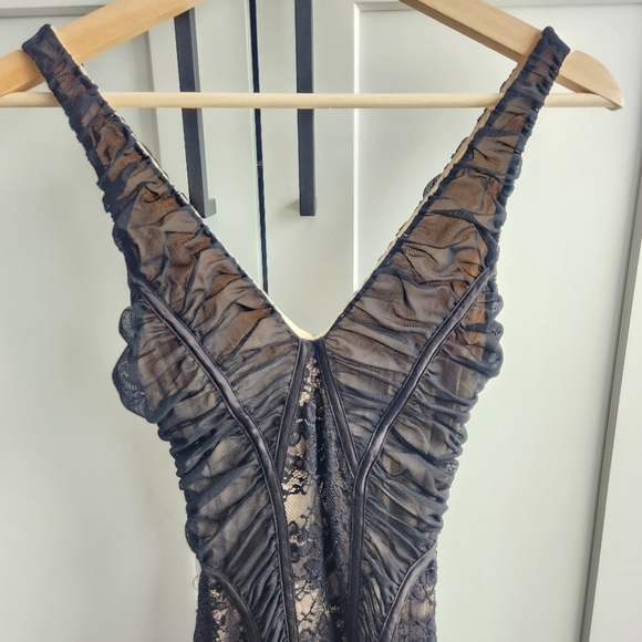 BEBE Black Beige Laca V Neck Bodycon Mini Dress Small Stretchy - Picture 4 of 12